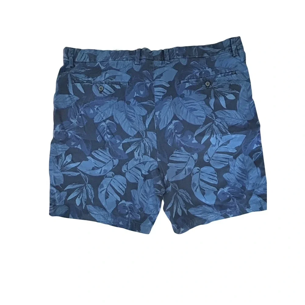 Banana Republic Men's Aiden Slim Fit Shorts | Blue Tropical Leaf Print | Size 42